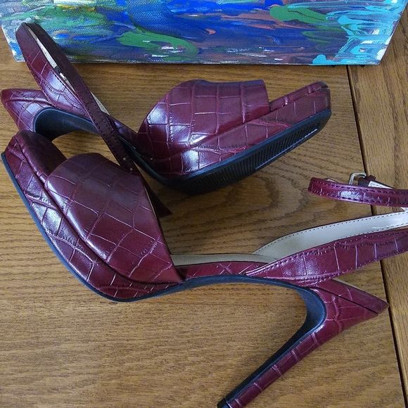 Guess Burgundy Heel-Platform Sandals - Picture 5 of 7